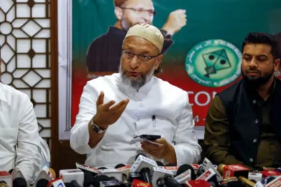 Asaduddin-Owaisi-speaking-in-Patna-about-Rajya-Sabha-election-khela-ho-gaya.webp