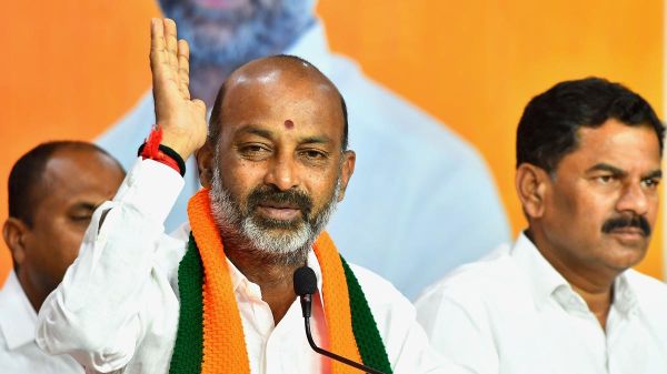 Bandi Sanjay strong warning to BRS leaders during Karimnagar press meet