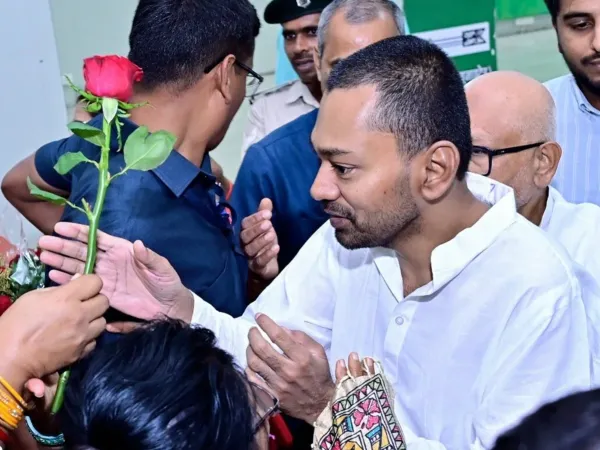 Bihar CM Nishant Kumar supporters raise slogans at JDU office in Patna