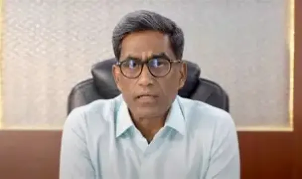 Bihar Chief Secretary Pratyaya Amrit cash details showing ₹15,400 cash and wife holding larger assets