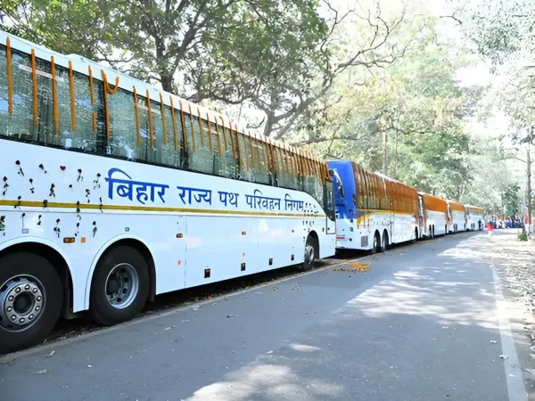 Bihar Government 32 New Deluxe Buses equipped with panic buttons and cameras arrive in Patna
