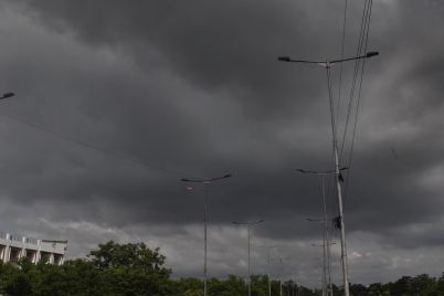 Bihar-Weather-Update-Thunderstorm-Brings-Clouds-and-Temperature-Drop-Across-State.jpeg
