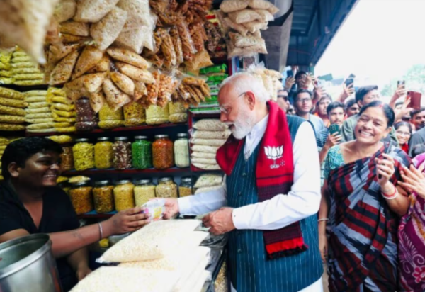Bihar jhalmuri seller Vikram meets Narendra Modi at his snack stall