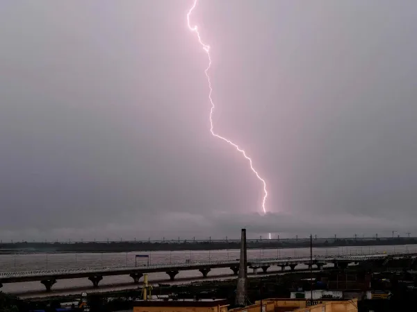 Bihar weather rain storm and fog affecting districts across the state