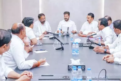 CM-Revanth-Reddy-meets-Joint-Mahabubnagar-ministers-and-MLAs-at-Hyderabad-review-meeting-on-development-projects.png