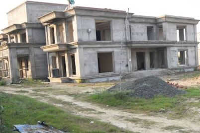 Construction-site-of-Lalu-Rabri-Mahua-Bagh-Bungalow-during-political-dispute.jpg
