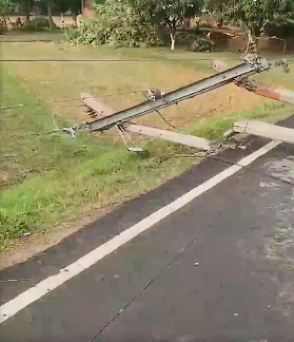 East Champaran Cyclonic Storm damage in Adapur village