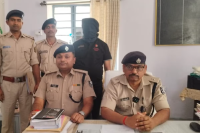 Fake-IPS-officer-arrested-in-Bihar-with-fake-NIA-and-CIA-ID-cards.png