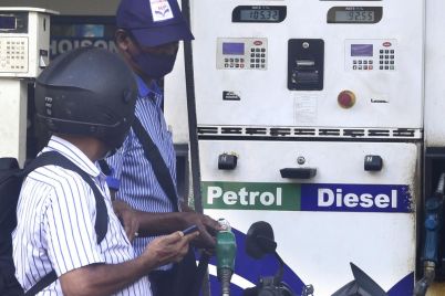 Fuel-price-hike-reduces-oil-company-losses-in-India.jpeg
