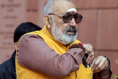 Giriraj-Singh-criticises-Tejashwi-Yadav-over-RJD-private-company-remark.jpg