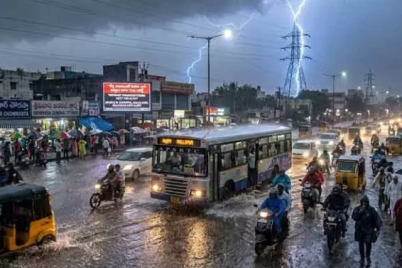 Hyderabad-Heavy-Rains-Alert-as-rainwater-floods-roads-and-low-lying-areas-across-the-city.png