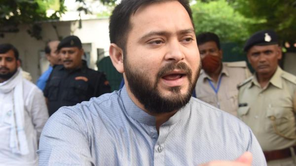 Jagatveer Murder Case – Tejashwi Yadav meeting the family of Jagatveer Rai in Muzaffarpur