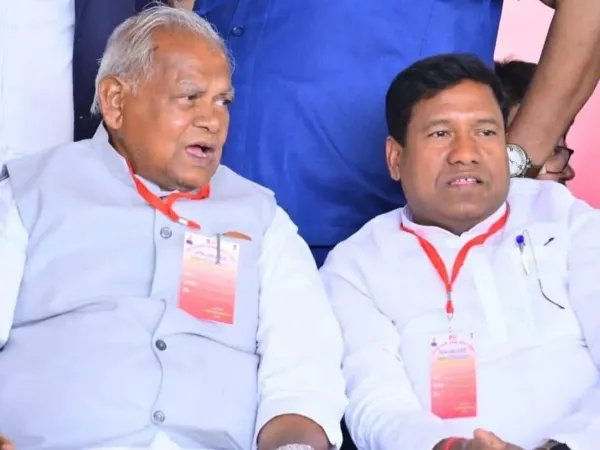 Jitan Ram Manjhi says Santosh Suman is his stepson during speech in Patna