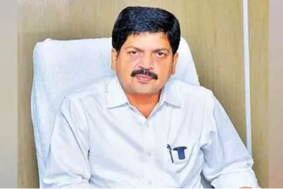 Kollu-Ravindra-challenge-to-Jagan-during-press-conference-on-Andhra-Pradesh-liquor-allegations.png