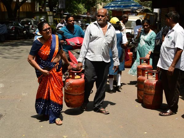 LPG crisis in Bihar review meeting led by Chief Secretary Pratyay Amrit