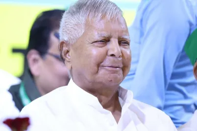 Lalu-Prasad-Yadav-speaking-about-15-percent-quota-within-women-reservation.webp