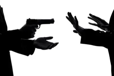 Majhaulia-SI-suspended-after-a-viral-video-allegedly-showing-extortion-in-West-Champaran.-Police-also-acted-against-two-home-guards-and-launched-an-inquiry.webp