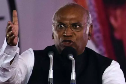 Mallikarjun-Kharge-slams-Congress-workers-during-a-party-event-in-Bengaluru.png