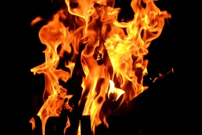 Mother-Son-Daughter-Burned-in-Cylinder-Fire-after-LPG-gas-leak-in-Patna-house.webp
