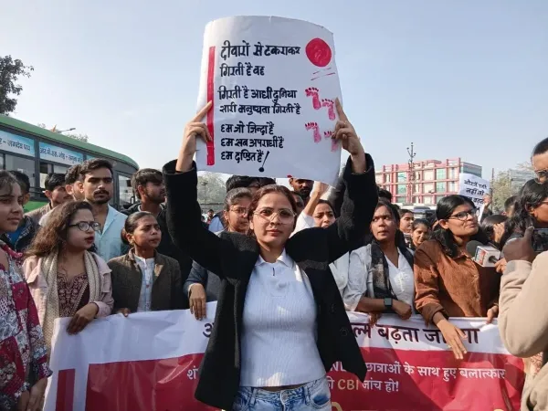 NEET girl mysterious death case investigation in Patna hostel