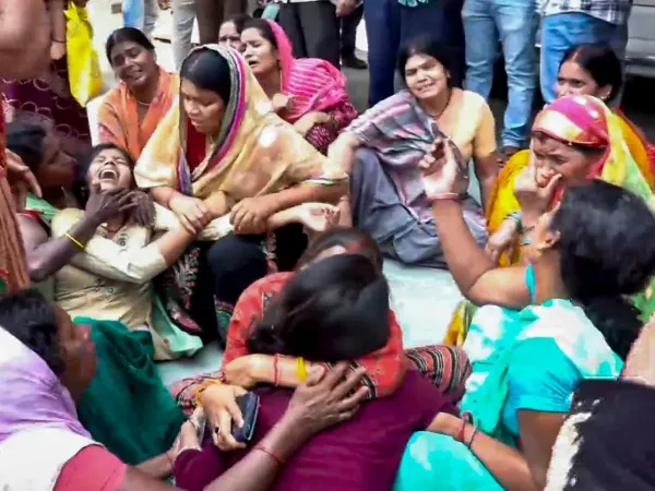Nalanda Stampede crowd chaos at Sheetla Mata Temple in Bihar