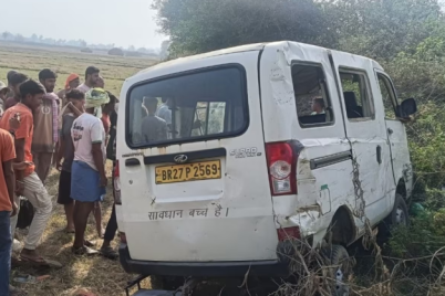 Nawada-school-van-accident-where-a-van-carrying-students-overturned-leaving-one-girl-dead-and-many-children-injured.png