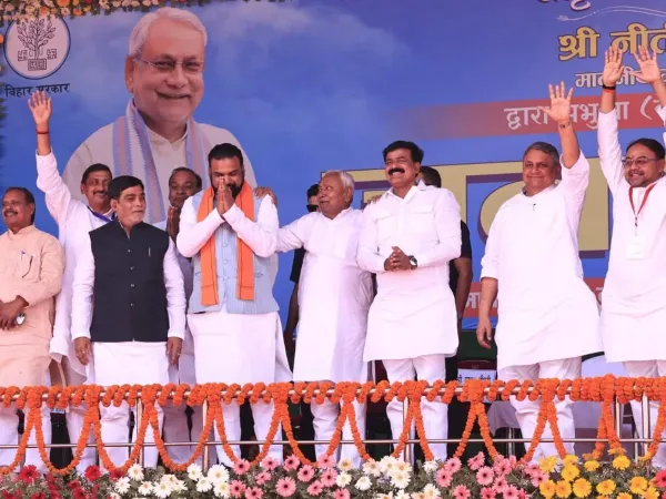 Nitish Kumar places hands on Samrat Choudhary and Jama Khan in Kaimur rally