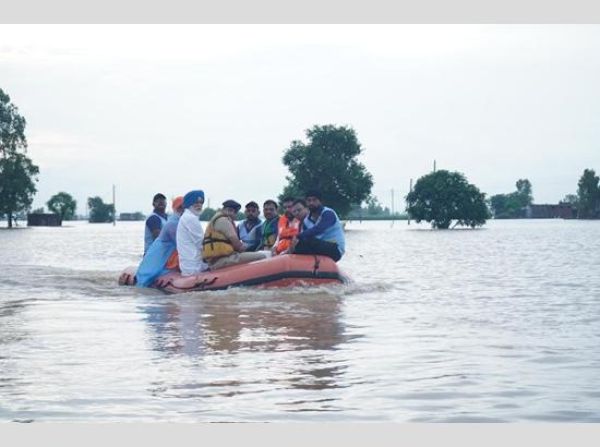 Punjab CS reviews flood relief operations in Sultanpur Lodhi