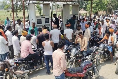 Petrol-Diesel-Shortage-Rumors-crowd-at-petrol-pumps-near-Bihar-UP-border.jpeg