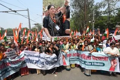 Protest-for-Women-Reservation-Bill-march-by-NDA-women-workers-at-Gandhi-Maidan-in-Patna.webp