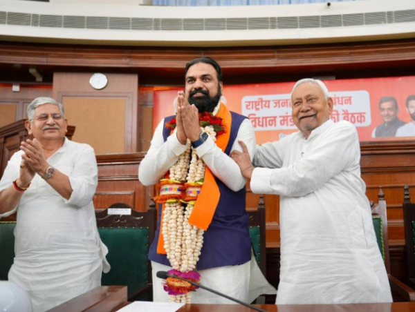 Rahul Gandhi claim on Nitish Kumar exit during a public speech