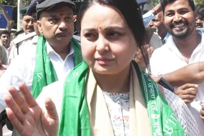Rohini-Acharya-slams-Samrat-Chaudhary-over-LPG-crisis-in-BiharRohini-Acharya-slams-Samrat-Chaudhary-over-LPG-crisis-in-Bihar.webp