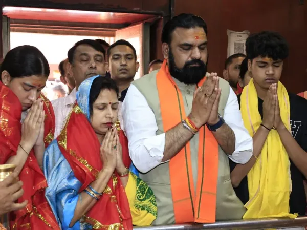 Samrat Choudhary Out of Patna visiting Hariharnath Temple in Sonpur with family