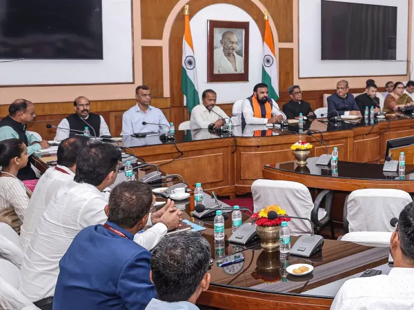 Samrat Choudhary first meeting with Bihar officials