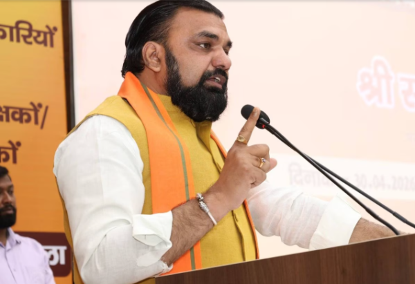 Samrat Choudhary orders fast action during meeting with DM and SP in Bihar