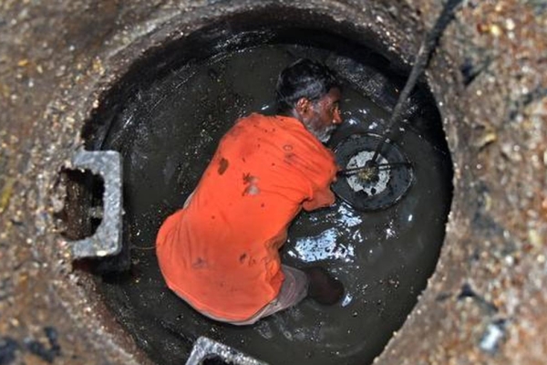 Skeleton found in manhole during drainage cleaning operation