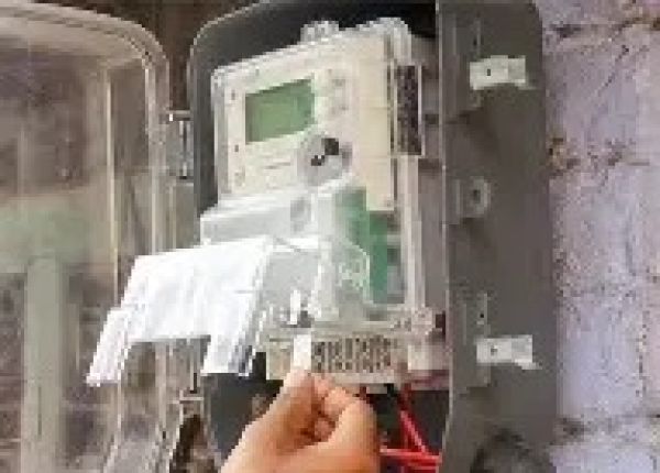 Smart Meter Tampering in Bihar using remote and chip for electricity theft