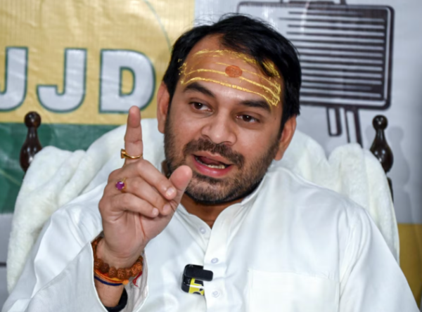 Tej Pratap Yadav says Rahul Gandhi incapable and supports Priyanka Gandhi leadership
