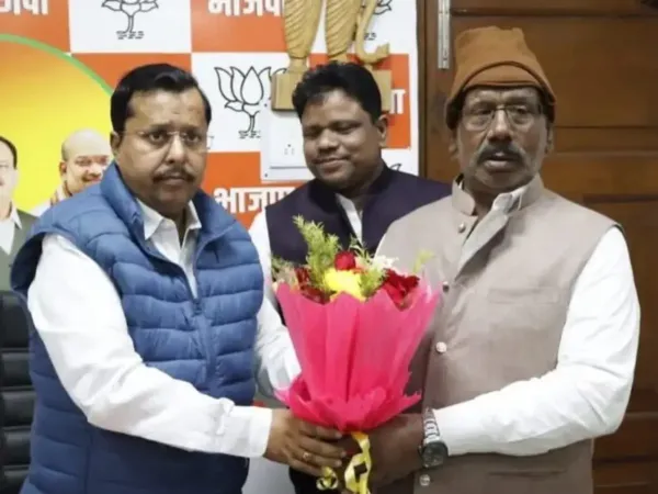 Tejashwi Yadav Ramdhani Yadav Photo with Nitin Nabin and Chirag Paswan