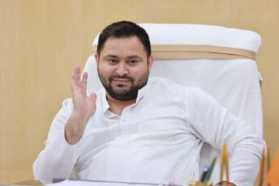 Tejashwi-Yadav-speaking-during-a-rally-after-Bihar-poor-state-remark.jpeg