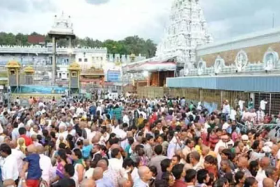Tirumala-devotee-rush-with-full-queue-complex-compartments-at-Tirumala-Temple.png
