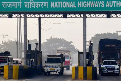 Toll-fee-increased-on-national-highway-in-Bihar-at-Patna-toll-plaza.webp
