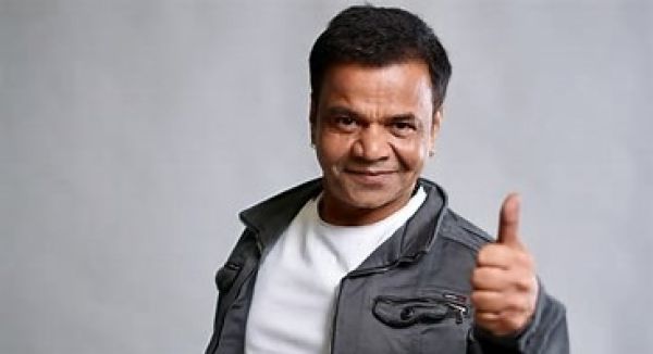 Actor Rajpal Yadav leaves court after Delhi High Court grants bail relief till March 18 in loan default case